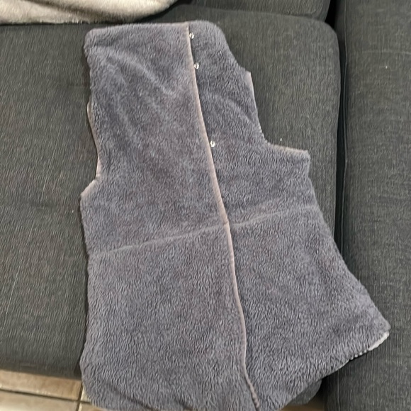 Ivivva vest - Picture 1 of 4